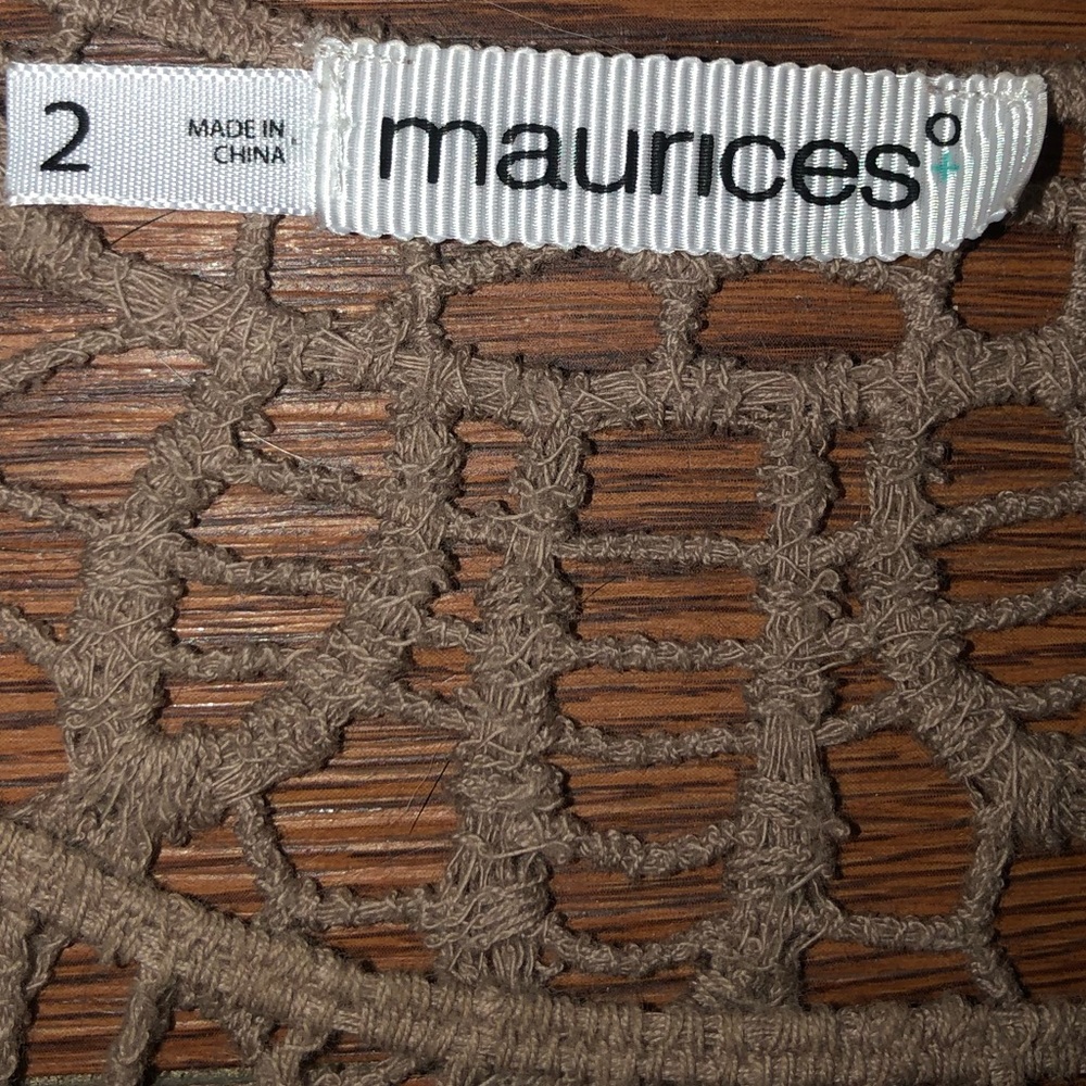 Woman’s Maurice Shirt - Picture 4 of 5